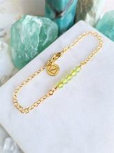 Load image into Gallery viewer, Peridot Bar Bracelet