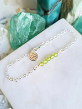 Load image into Gallery viewer, Peridot Bar Bracelet