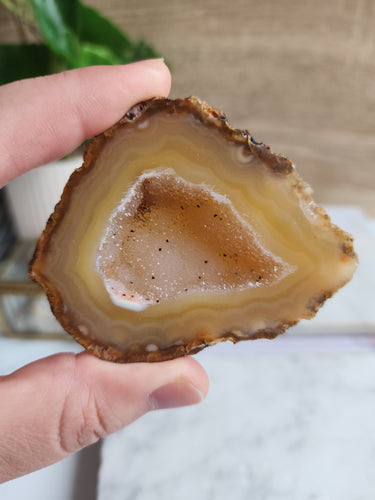 Embrace the tranquil energy of agate. Revered for its harmonizing properties, agate balances yin and yang energies, fostering inner peace and spiritual growth.