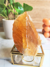 Load image into Gallery viewer, Honey Calcite Rough - XL
