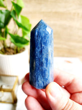 Load image into Gallery viewer, Blue Kyanite Tower - 67mm

