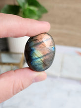 Load image into Gallery viewer, Labradorite Palm Stone - 30-40mm

