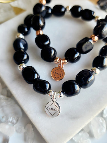 Onyx is a protective stone that repels negativity, boosts strength, and fosters resilience. Stay grounded, control emotions, and face adversity with unwavering willpower