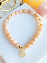 Load image into Gallery viewer, Peach Moonstone with Sunstone Bracelet
