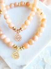 Load image into Gallery viewer, Peach Moonstone with Sunstone Bracelet
