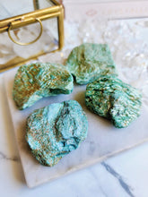 Load image into Gallery viewer, Fuchsite Mica Rough
