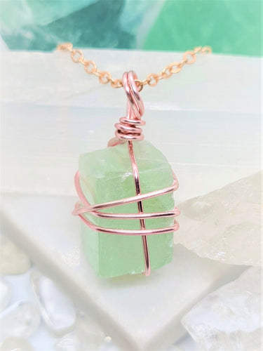 Green calcite will help you open up to new possibilities and improve your communication with others. It also attracts positive energies, wealth and prosperity 