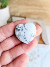 Load image into Gallery viewer, Howlite Heart - 30mm
