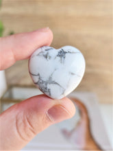 Load image into Gallery viewer, Howlite Heart - 30mm
