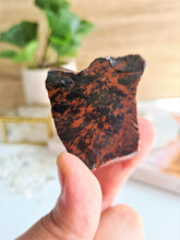 Load image into Gallery viewer, These beautiful crystals have warm energies and provide a healing touch that can help you let go of hurtful memories and protect you against negativity
