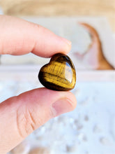 Load image into Gallery viewer, Tigers Eye Heart Mini - 20mm
